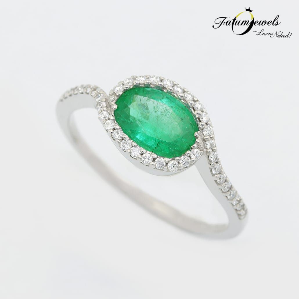 Eljegyzési gyűrű az első közös otthonban - fatumjewels.hu