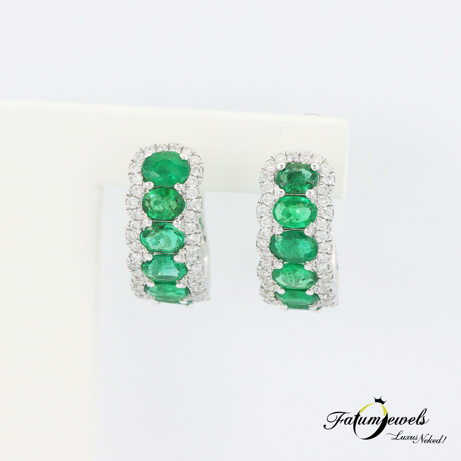 18k-feherarany-francia-kapcsos-gyemant-smaragd-fulbevalo-fr1551-gyemant-brilians-smaragd-dragako