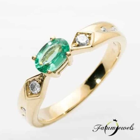sarga-arany-gyemant-smaragd-gyuru-er315-0-10ct-w-vs1-smaragd-0-40ct-mi-14k