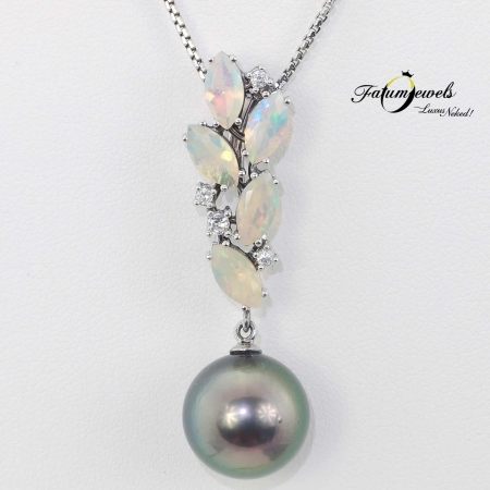 feherarany-opal-gyemant-tahiti-gyongy-medal-lanccal-fr744-gyemant-0-12ct-h-vs1-si1-opal