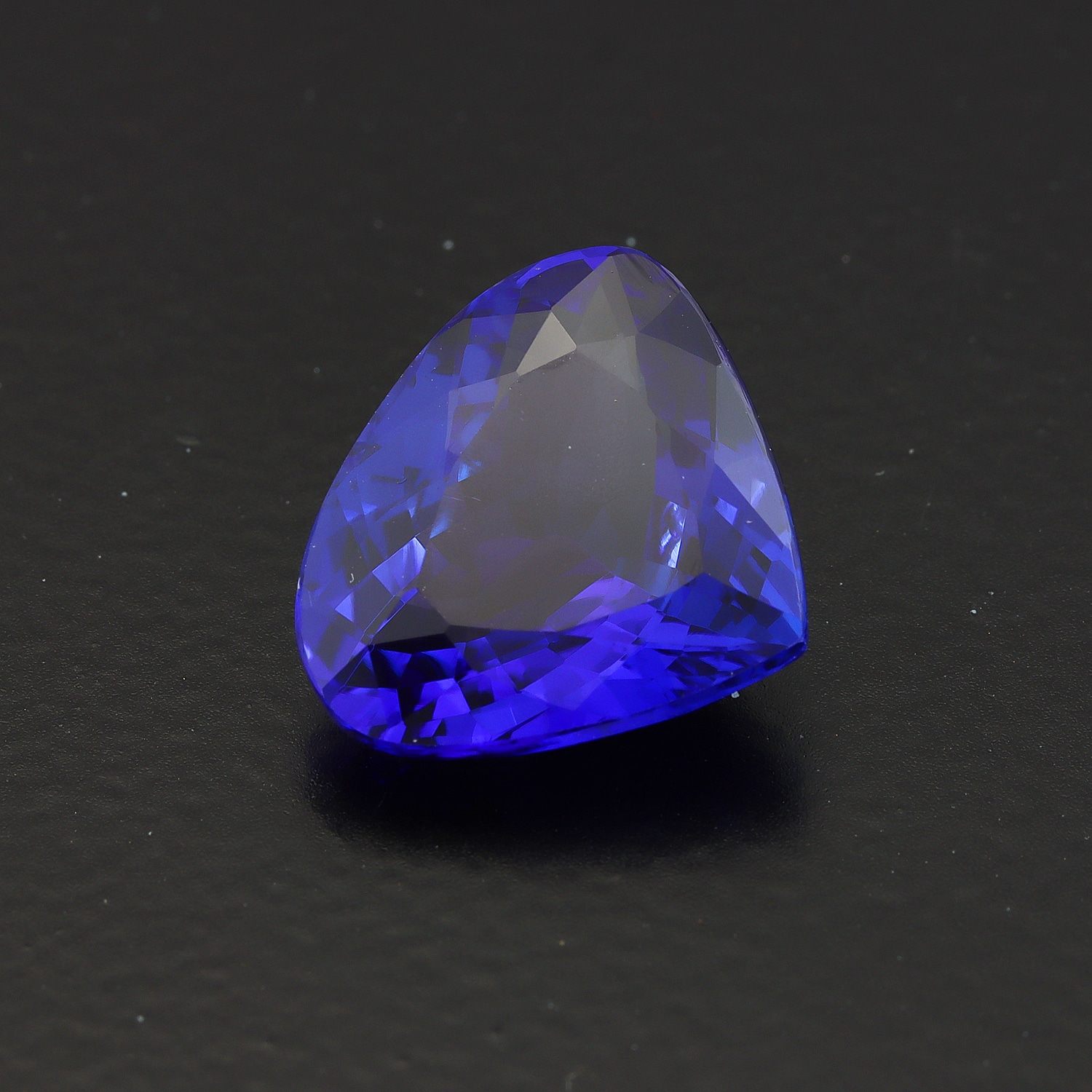 tanzanit-dragako-csepp-vli-8-33ct-zoisite-dr006