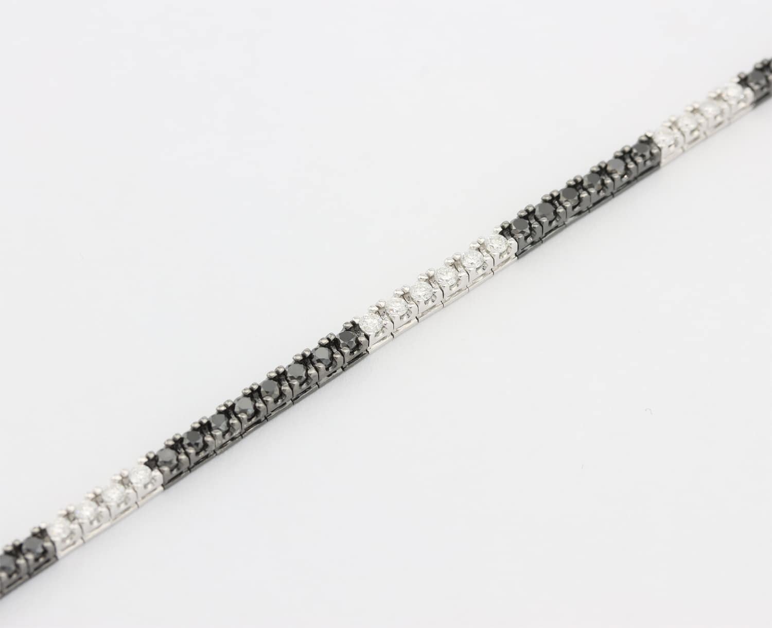 18k-feherarany-feher-es-fekete-gyemant-tenisz-karkoto-fr1520-gyemant-fekete-gyemant