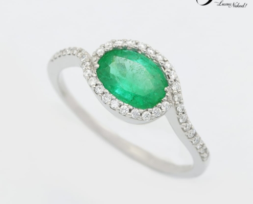 Eljegyzési gyűrű az első közös otthonban - fatumjewels.hu