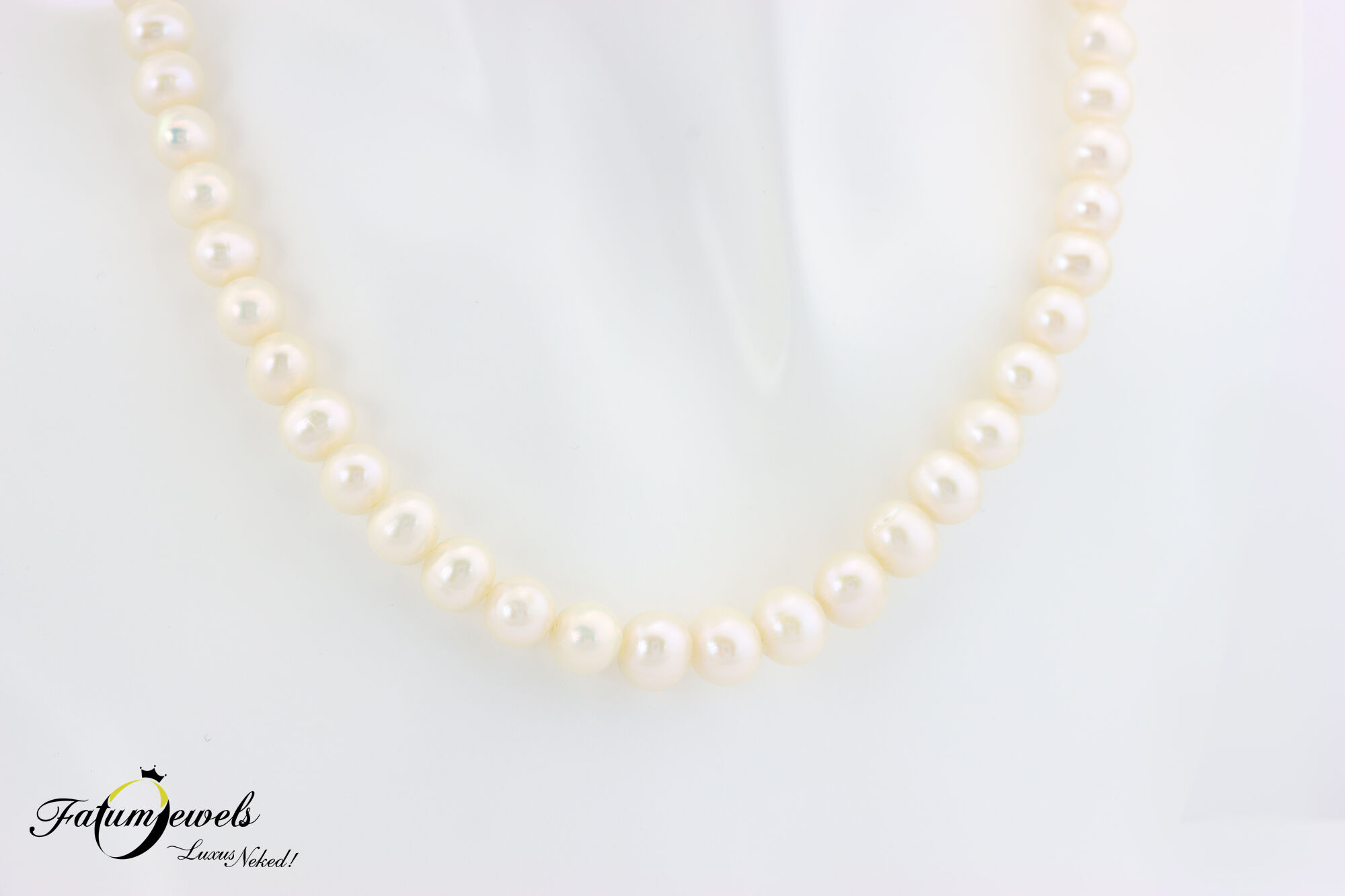 edesvizi-feher-gyongysor-sarga-arany-kapoccsal-fr1853