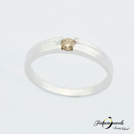 feherarany-konyak-gyemant-eljegyzesi-gyuru-fr1960-gyemant-konyak-brilians