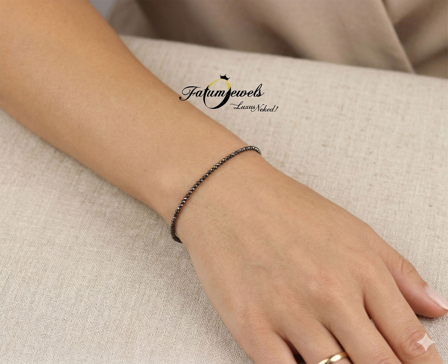 sarga-arany-fekete-gyemant-karkoto-fr1958-fekete-gyemant-gyemantsor