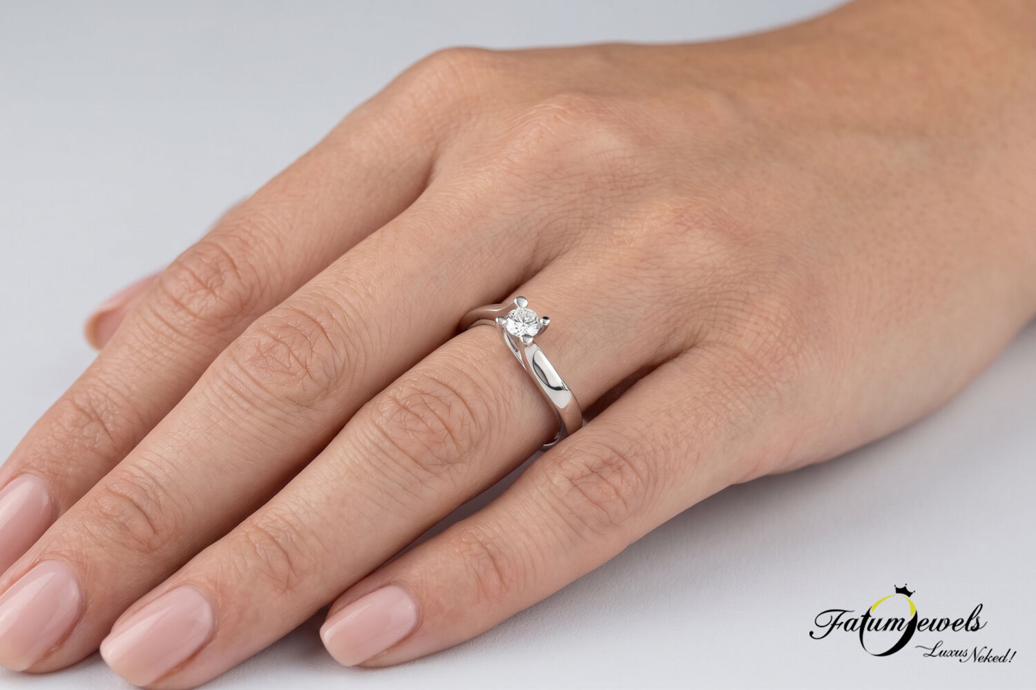 feherarany-csavart-gyemant-gyuru-fr2182-18k